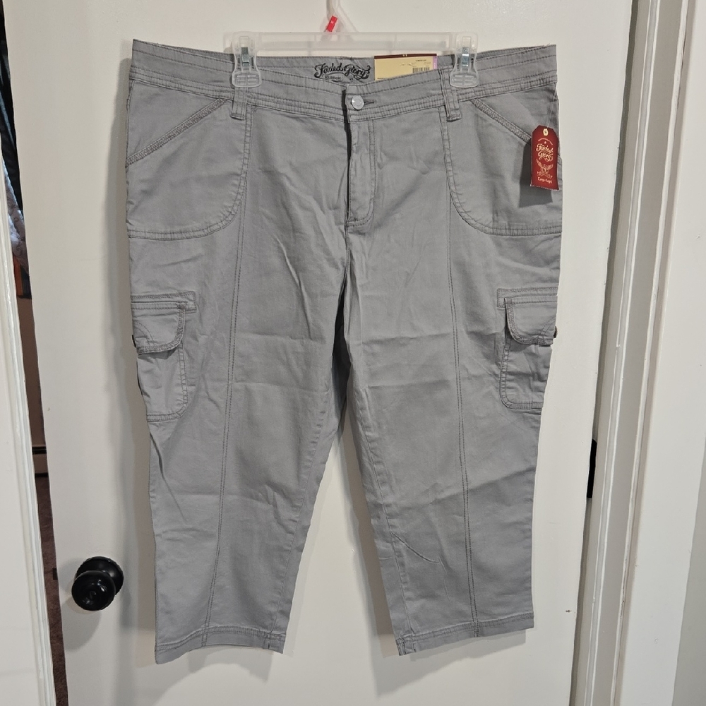 Faded Glory Light Gray Cargo Capris
